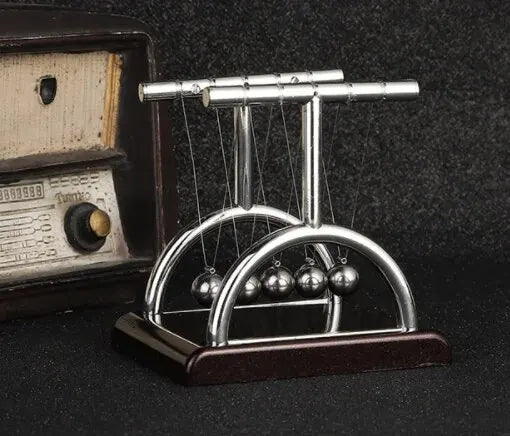 Elegant Newton's Cradle